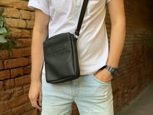 Главные плюсы покупки мужской сумки в интернет-магазине