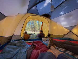 Важливість вибору надійної палатки