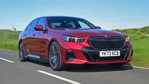 BMW 5 серії: седан, що визначає стандарти бізнес-класу